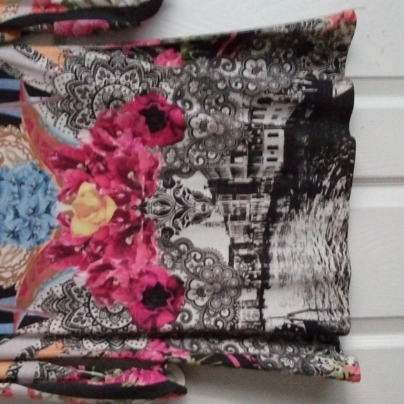 Valerie Stevens Women's Floral Tunic - Picture 8 of 11